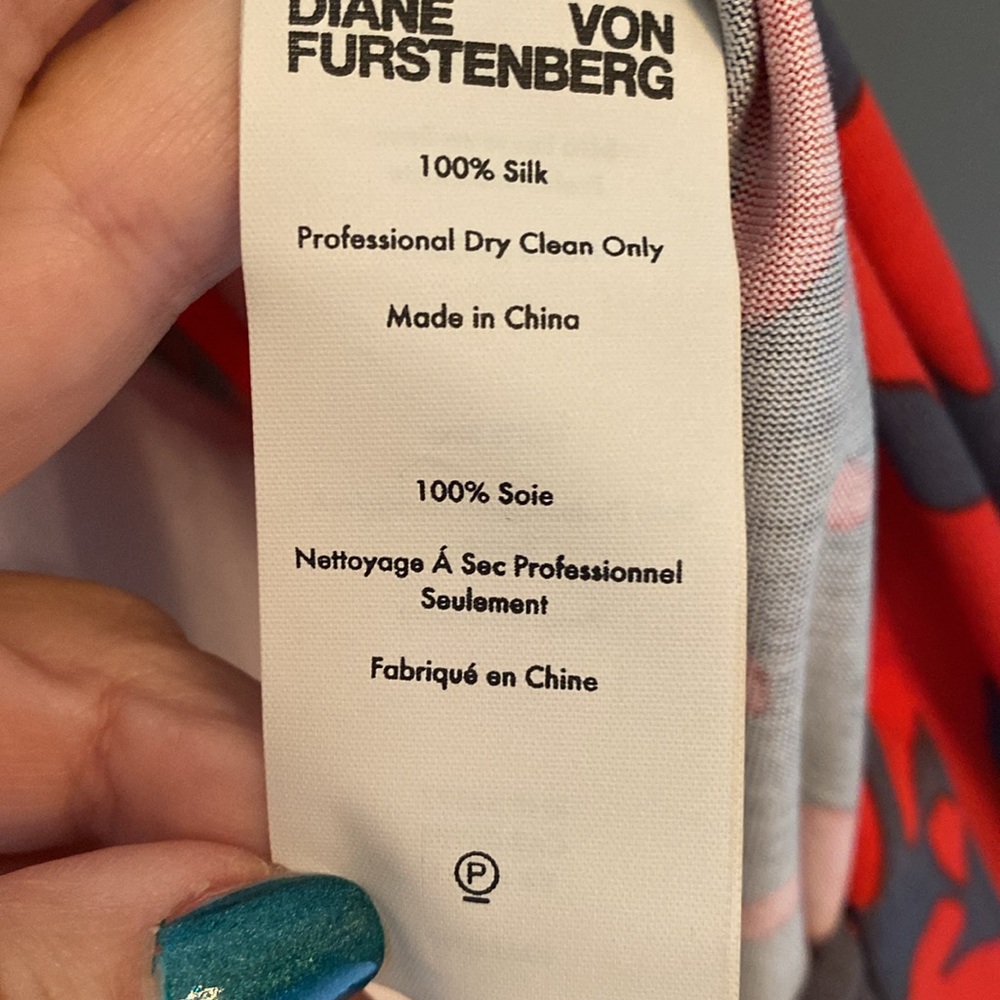NWOT! DIANE VON FURSTENBERG Julian Short-sleeve Floral Wrap Dress - Size S - Picture 7 of 7
